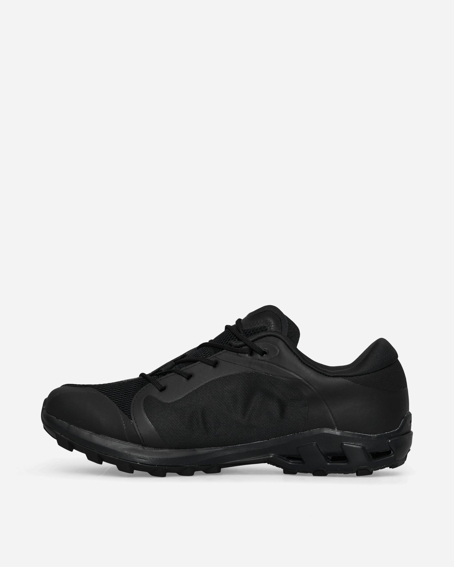 On Wmns Cloudventure Peak Paf All Black Sneakers Low 3WE30660485 ABLK